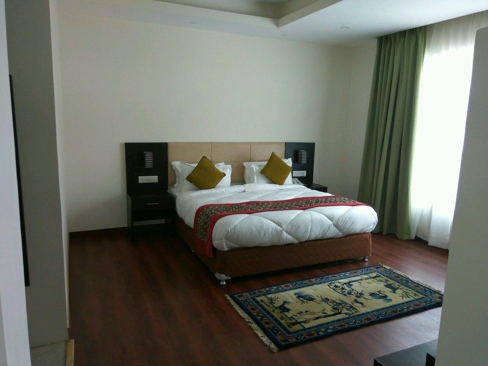 Summit Denzong Hotel & Spa Гангток Екстериор снимка