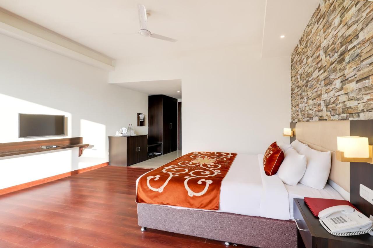 Summit Denzong Hotel & Spa Гангток Екстериор снимка