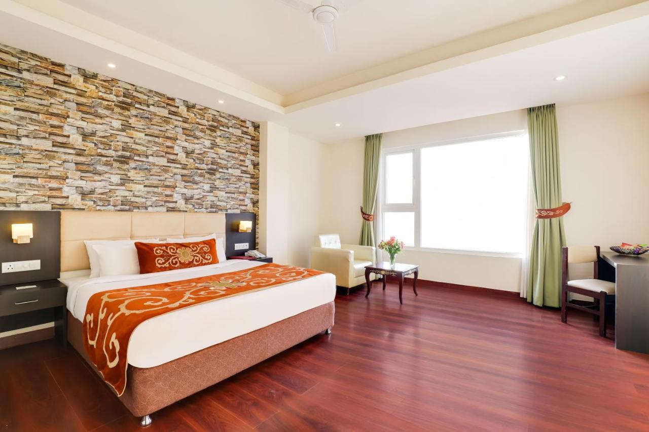 Summit Denzong Hotel & Spa Гангток Екстериор снимка